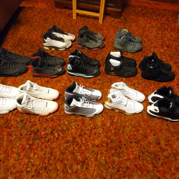 Buying authentic jordan 13's - Picture 2 of 2